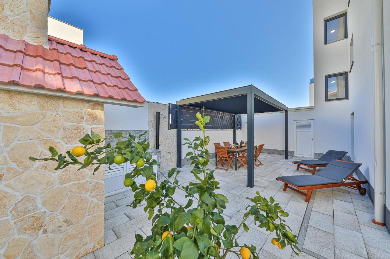 Luxury Apartment Pia With Swimming Pool And Grill โตรกีร์ ภายนอก รูปภาพ